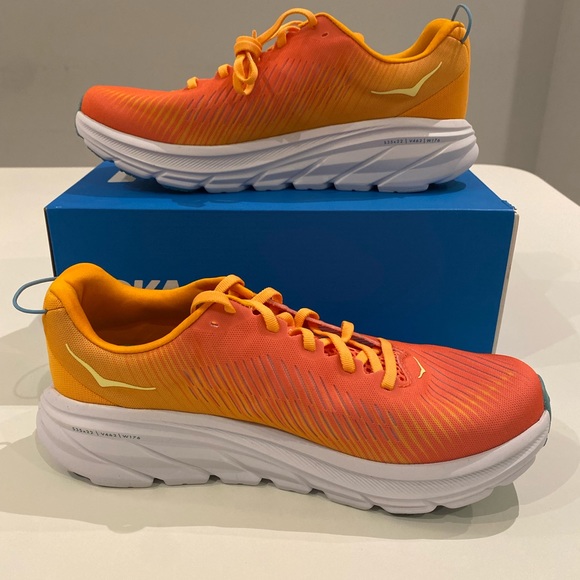 Hoka Rincon 3 Sneaker in Camellia / Radiant Yellow sizes 8, 9 New in Box - Picture 5 of 9